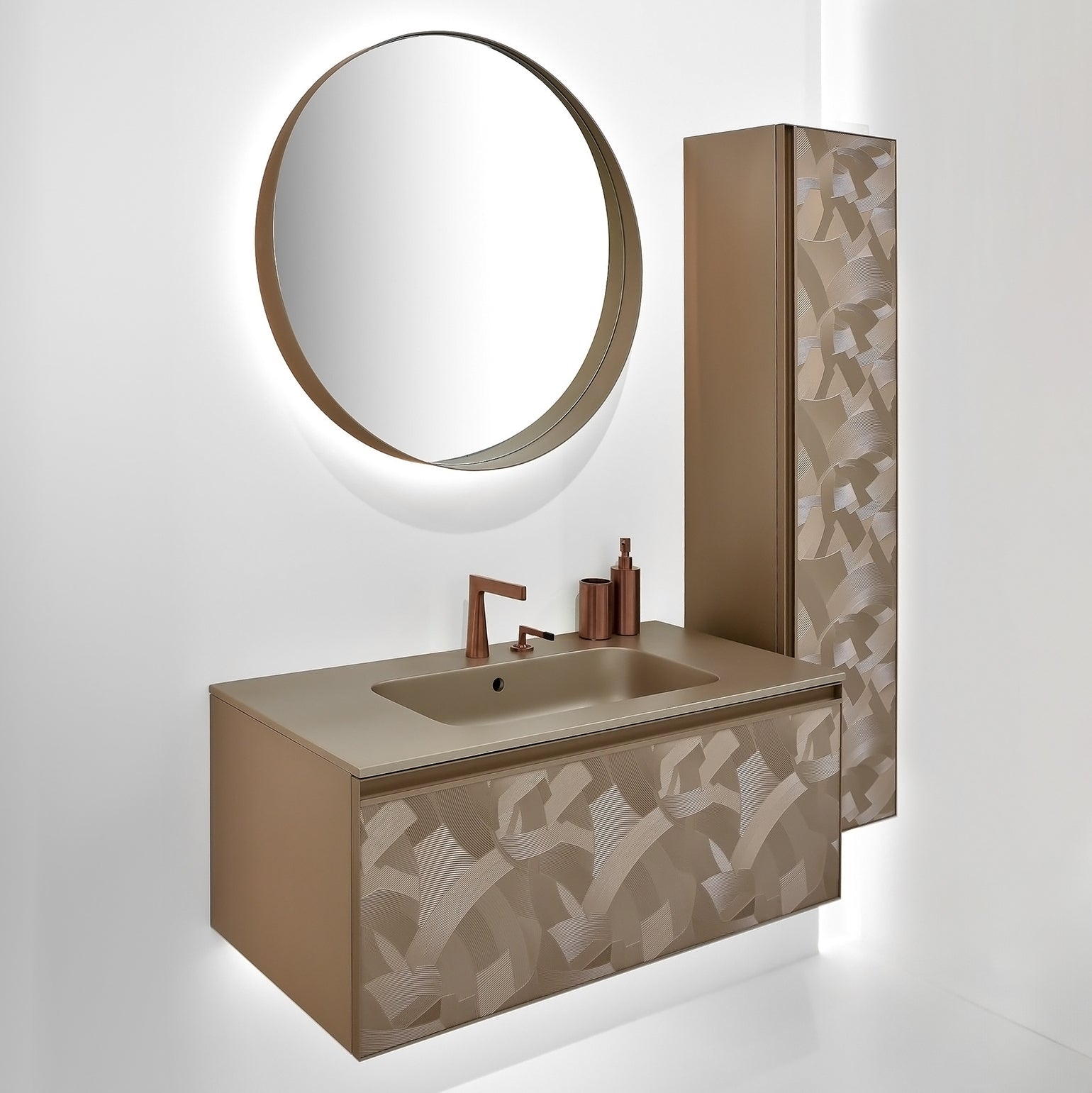 Hochwertiges Badmöbelset in Bronze und Braun, modern und kunstvoll. Entdecken Sie auch moderne Waschbecken mit Unterschrank in Beige.