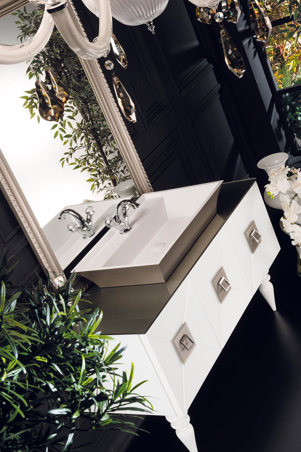 Fiaba weiß grau designer waschbecken maßgeschneidert auf maß auf mass luxus badmobiliar modern in grau weiß im tiamont shop kaufen bestellen beraten lassen