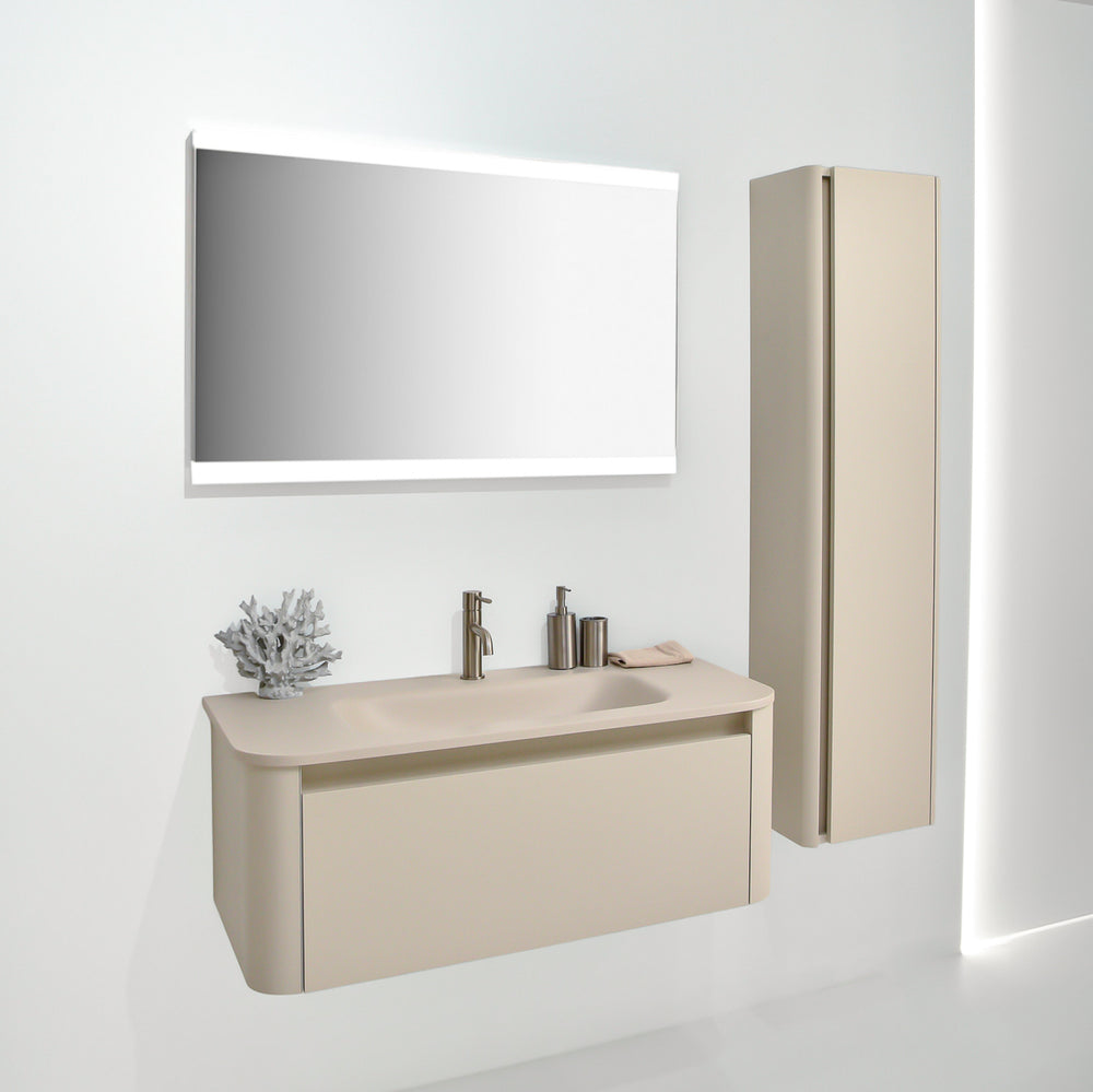 Luce S Voi i beige: badeværelsessæt i design med integreret håndvask, bredt spejl og slankt sideskab