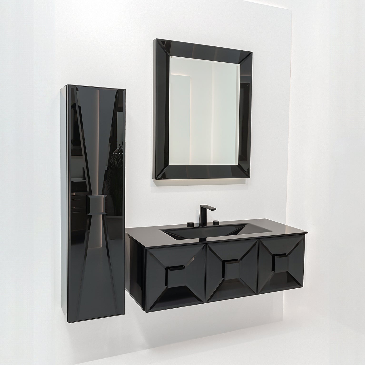 Der Design-Waschtisch mit Unterschrank in 120cm breite, mit elegantem Spiegel und Beischrank. Der perfekte Schwarze Waschbeckenunterschrank. Schwarzes hochglanz Badmöbel-Set, Waschbecken mit Unterschrank in Schwarz, Das Badmöbel Set in Schwarz, modern und hochwertig, Design-Wasserhahn, Beischrank in Schwarz, hochglanz. Edle Badmöbel? Tiamont.