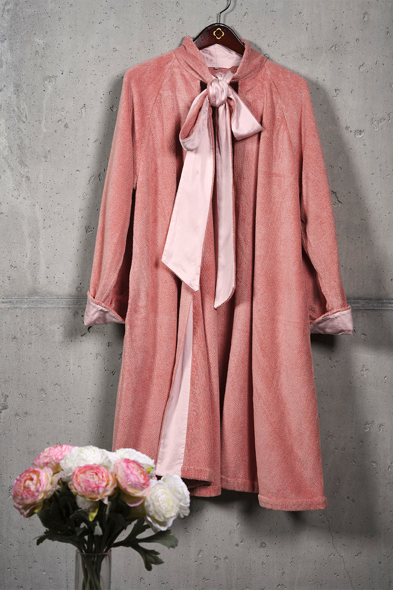 Puderroséfarbener Damen Bademantel Prestige Puderrosé mit Halsschleife und Satinbesatz, Tiamont Prestige Puderrosé