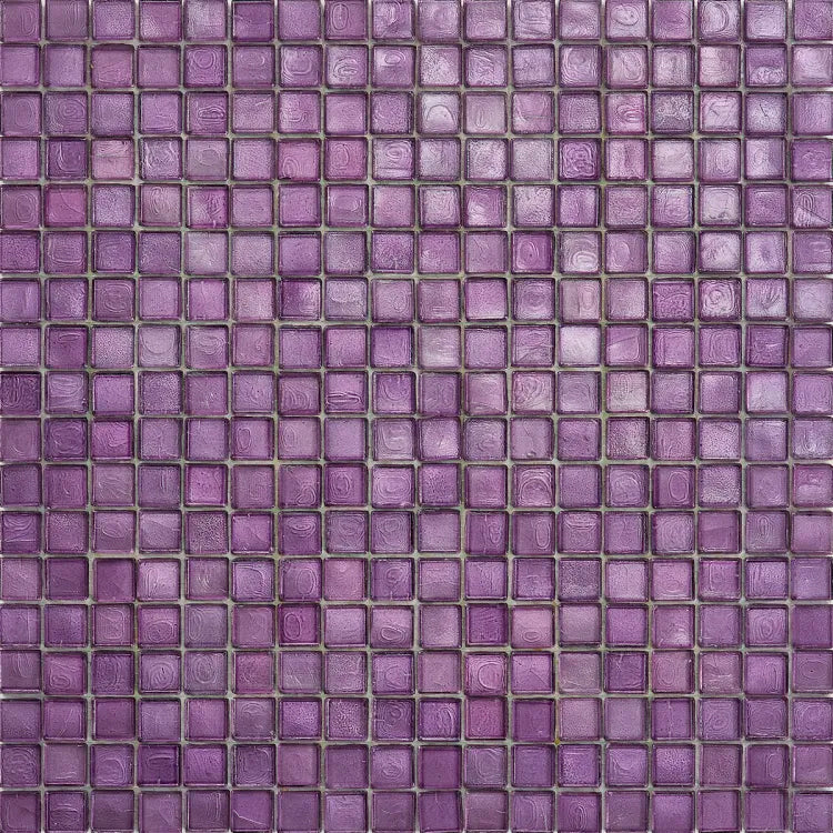 Entdecken Sie das SICIS® Violetter Saphir Glasmosaik für Bad, Pool und Spa. Edle Glasmosaik Fliesen mit spektakulärer Farbwirkung, italienischer Raffinesse und atemberaubender Ausstrahlung, jetzt erhältlich in der Tiamont Online Boutique.