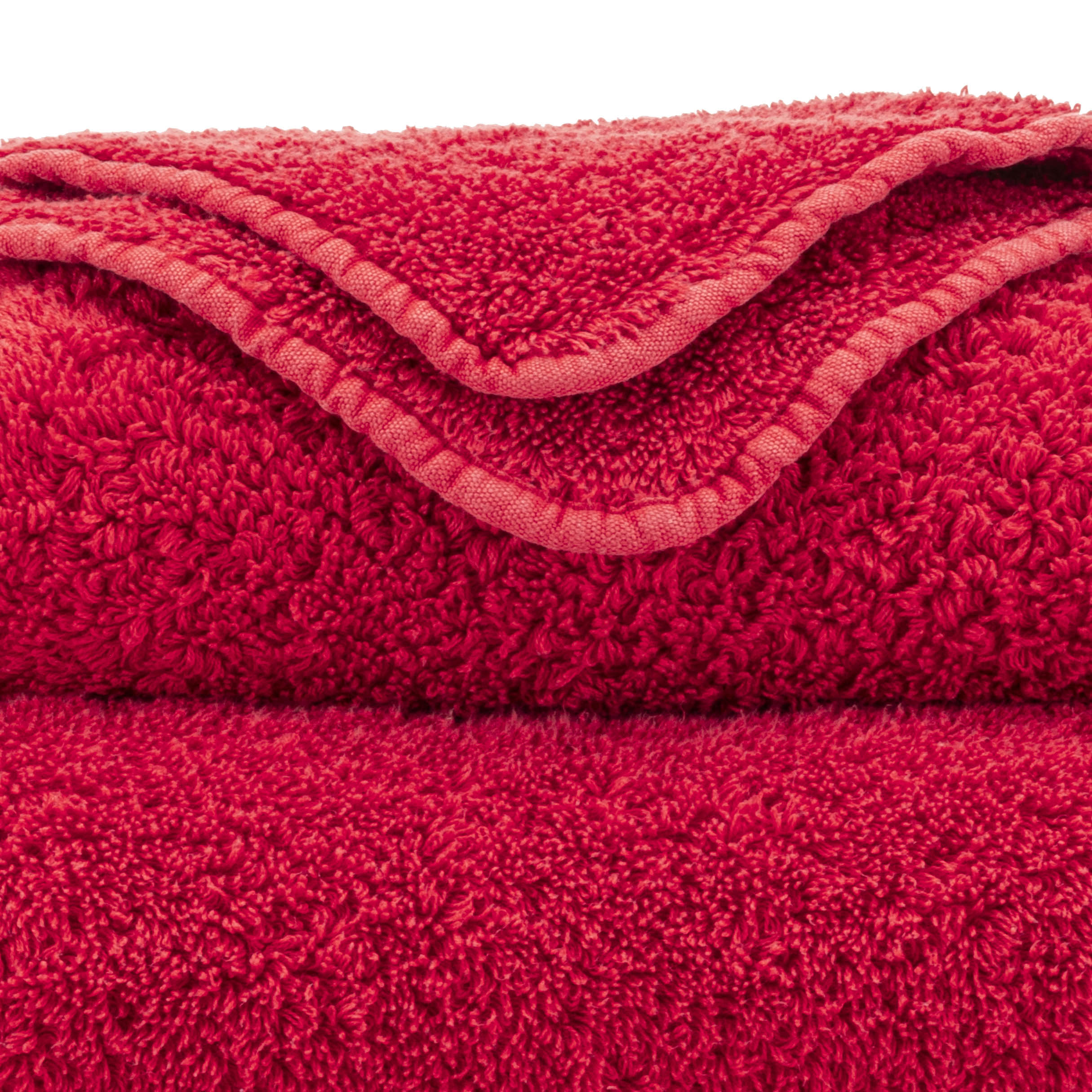 Detail der Super Pile Frottierschlingen in Carmin 564 – ägyptische Baumwolle, 700 g/m²