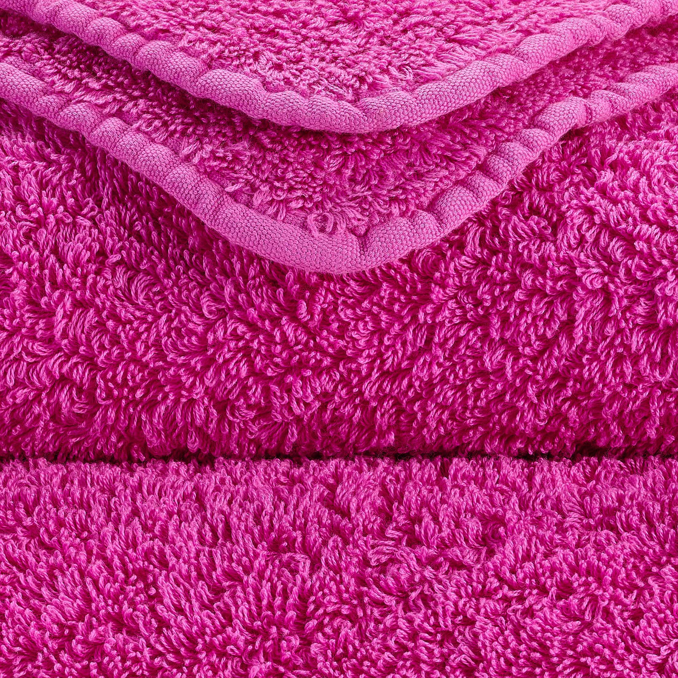 Detail der Super Pile Frottierschlingen in Happy Pink 570 – ägyptische Baumwolle, 700 g/m²