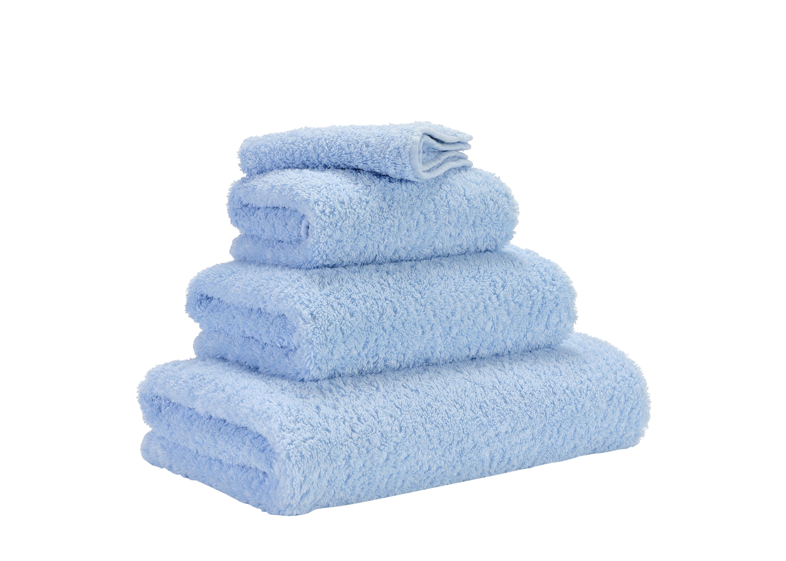 Premium-Handtuch-Set aus feinster Giza 70 Baumwolle in Hellblau / Babyblau – luxuriöses Badtextil im Tiamont Shop, passend zu edlen Badmöbeln und stilvollen Interieurs. Handgefertigt in Portugal. 