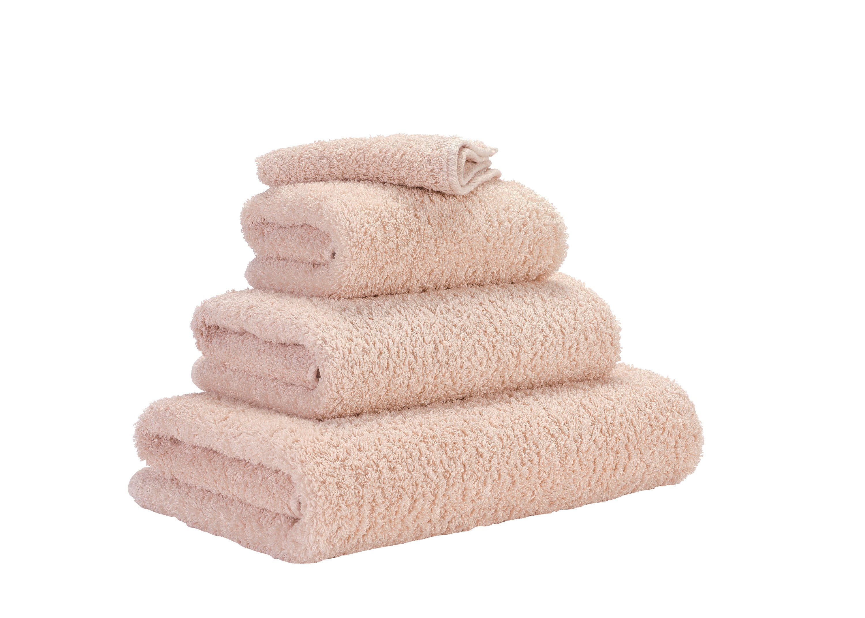 Premium-Handtuch-Set aus feinster Giza 70 Baumwolle in Pfirsisch – luxuriöses Badtextil von Tiamont, passend zu edlen Badmöbeln und stilvollen Interieurs. Handgefertigt in Portugal.