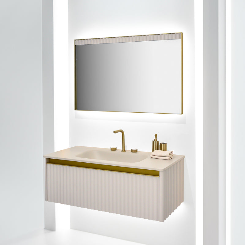 Wave Beige/Gold Design Badmöbel mit Rillenfronten, integriertem Becken und Spiegel im Goldprofil, 110 cm